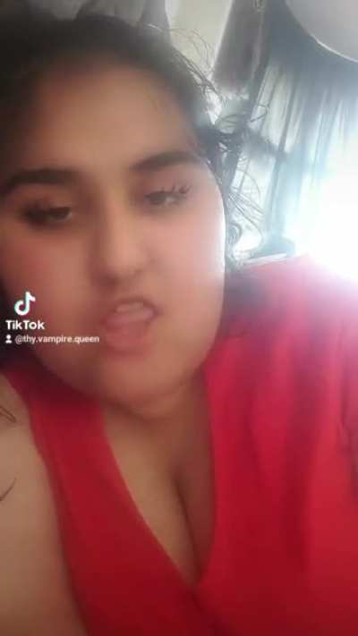 [thy.<wbr>vampi<wbr>re.qu<wbr>een]