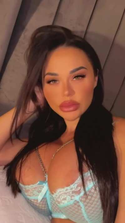 Wait til the end to see my bimbo tits OUT 🙊