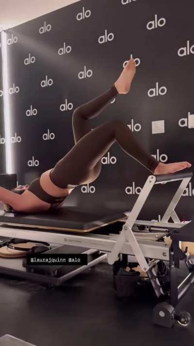 New Workout Videos from her IG Story (2/2)