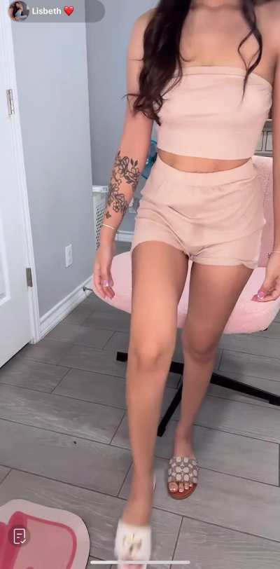Lisbeth in Sandals
