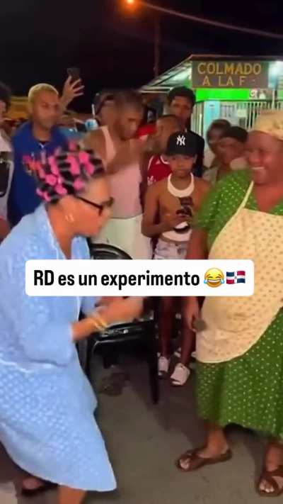 KLK To My Black Dominicans!  Somebody Translate This Street Rap Battle Between Grandmothers So The World of English Can Laugh.. . Da La luz