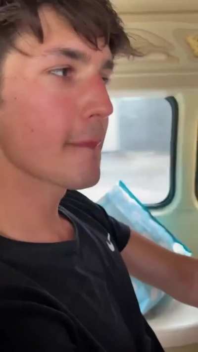 [Discord strok<wbr>eofth<wbr>epen#<wbr>8112] Riding the bus just got more interesting. Bi+/mic+/cam+