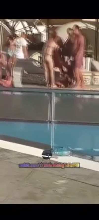 Relax de pandemia la piscina