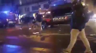 [23/03/2023] Paris - Accident entre 2 fourgons de la police nationale - @Mediavenir (Twitter)