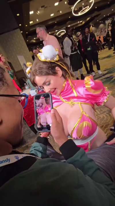 Loved meeting everyone at Kimochii Con! Everyone there was so nice to me and made me feel so special! 🥰
