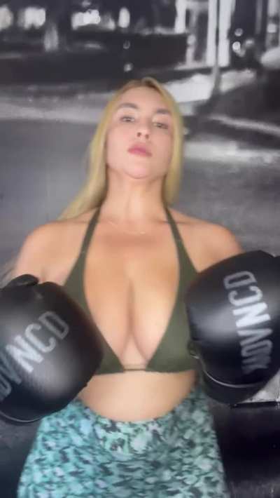 Would you fight me for a chance to Fuck? ;) [F]