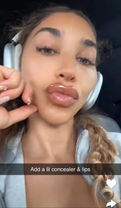 So beautiful mommy Chantel with her big lips