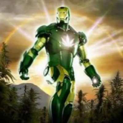 Iron man con su traje 420