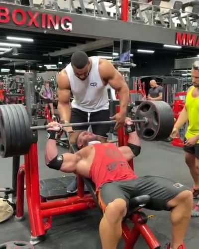 I consider myself something of a connoisseur of sports injury videos, and let me tell you, this is the worst thing I've ever seen.
