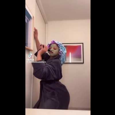 Chloe Bailey 🍑