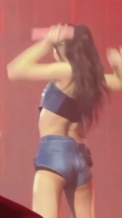 BLACKPINK LISA CLEAVAGE AND CHEEKS 2K ENHANCED