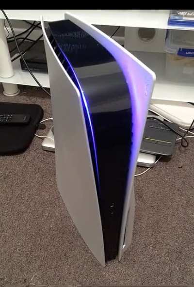So in love with my PS5’s light when I power it on