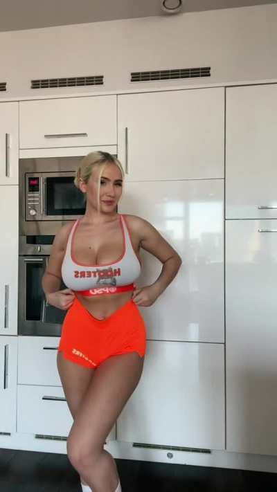 Hooters
