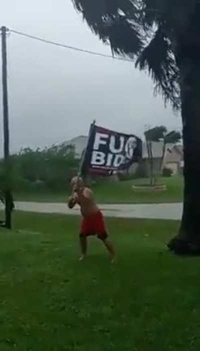 This guy chose not to ignore orders to evacuate due to Hurricane Ian. The entire city is under water now