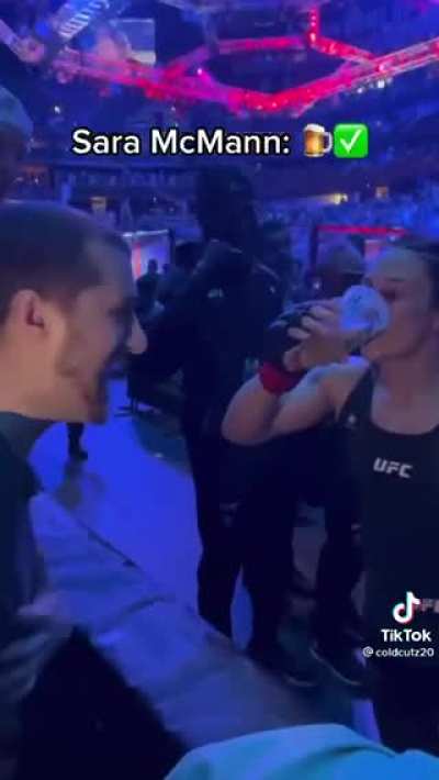Guy at UFC Fight Night offers fighters beers (coldcutz20 on Tiktok)
