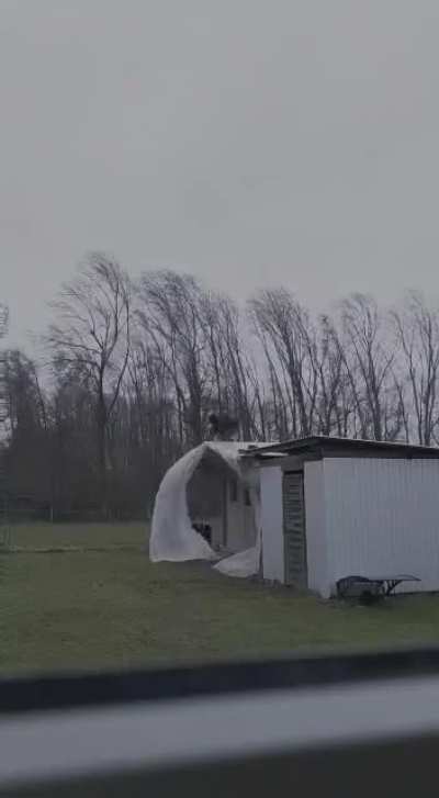 Securing a roof - 10/10