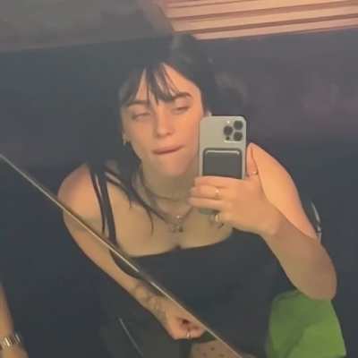 Mirror selfie vid