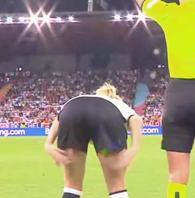 Lea Schüller 🍑