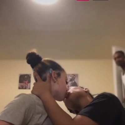 How girls hang out