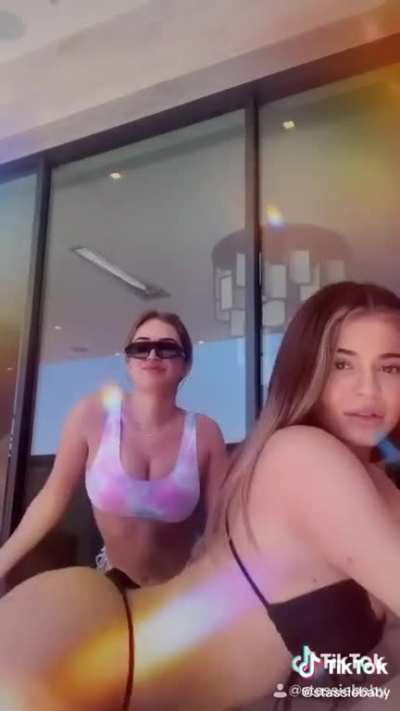 Thatâs the first time I see Kylie Jenner twerk ð
