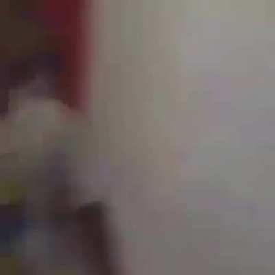 Amassou a mão do cara