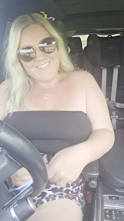 any redditors brave enough to fuck a fat milf like me inside my car