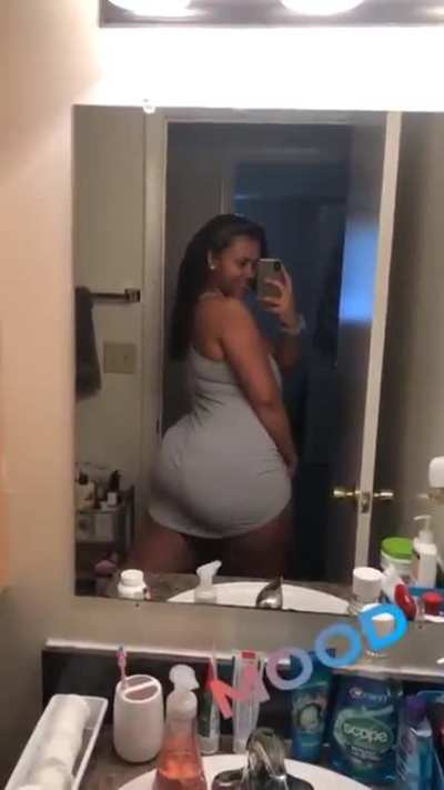 💦👅👁️ MY LITTLE SISTER SHELBY ASS IS SO FUCKIN FAT, &<wbr>ROUND<wbr>😍😜 PERFECT AF, I CAN NEVER TAKE MY EYES OFF OF HER ASS 😝💦 FOR A SECOND 💯💙!! OMFG I LOVE MY LITTLE SISTER SHELBY THICK SEXY ASS 😝💦