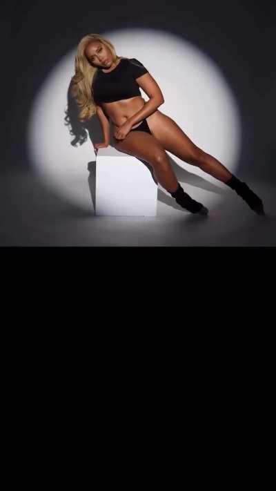 Angela Simmons