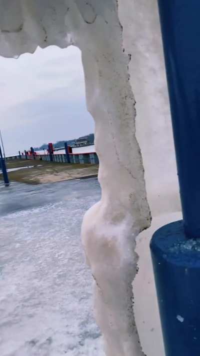 Satisfying ice breaking!