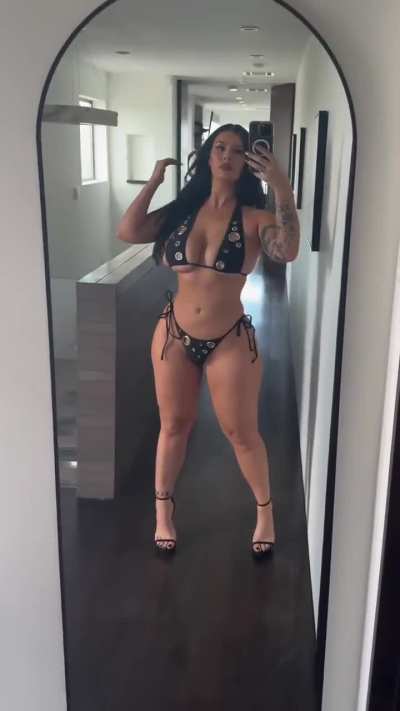 Zoe Renea