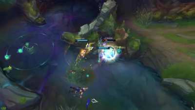 Random Leona flash jukes Faker in korean soloq