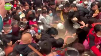 Just your avg day in Zhongguo