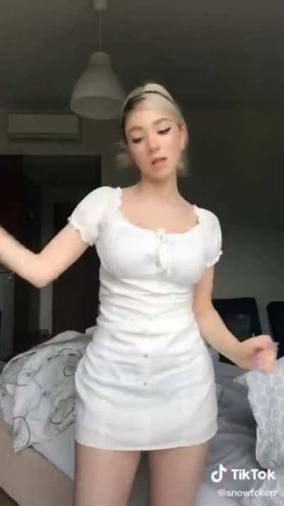 Snowmaid hiçbir yerde olmayan dansı sizlerle...