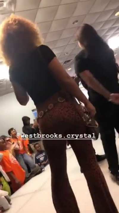 Shaking his ass