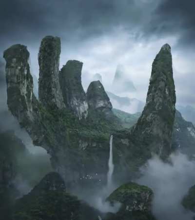 Giant hand video animation by Vivek Chaurasia.