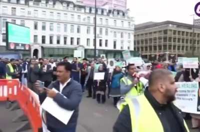 Rally in Glasgow Scotland demanding new laws to make it illegal to disrespect Mohammed
