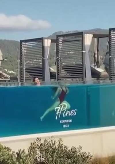 The way this woman swims