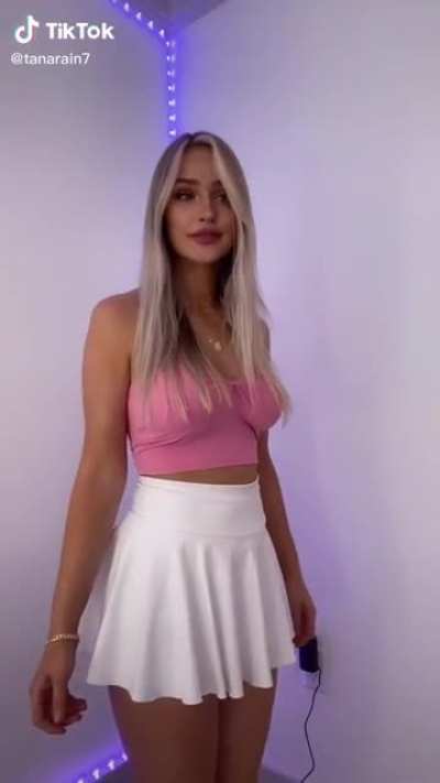 😈