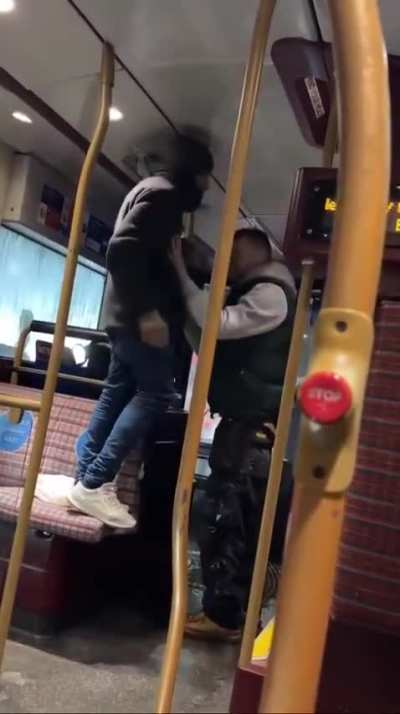 Drunk on drunk crime on the H32 bus in Hounslow