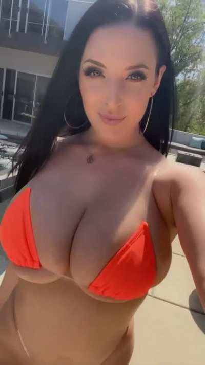 Those poor straps