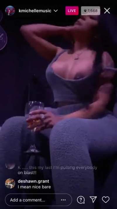Caught her slipp<wbr>in🤫👀