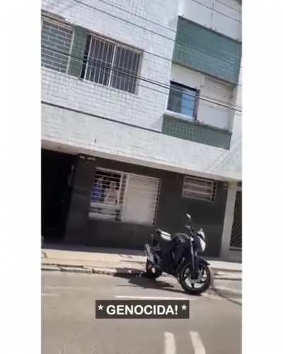 Bolsonaristas sofrem repúdio em carreata