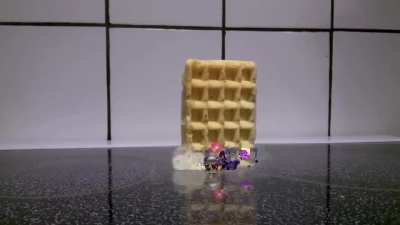 Pikmin vs falling waffle