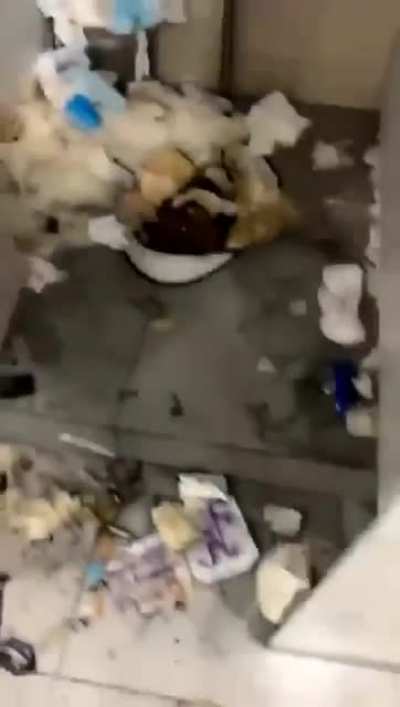 上海某隔离点卫生间《老八の天堂》