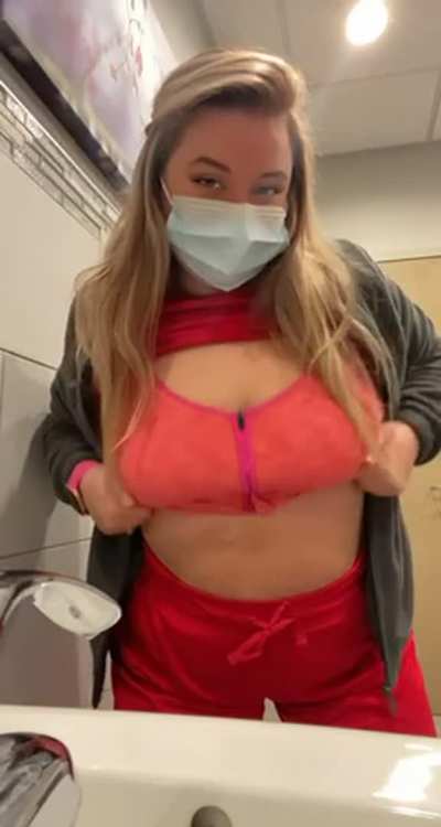 Enjoy this nurse Titty Drop @ work ❤️‍🩹
