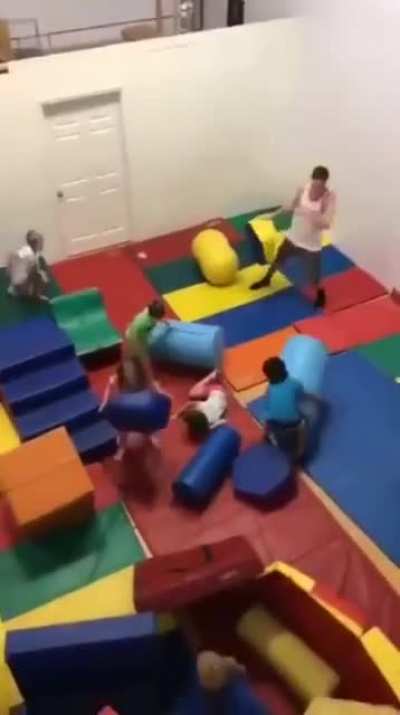 MaDMaN unLEaSheD upON InNOceNt chILdRen traPPeD In a cAgE, bRuTAlly ANnihILatES EAcH oNe of TheM in CoLd blOOd