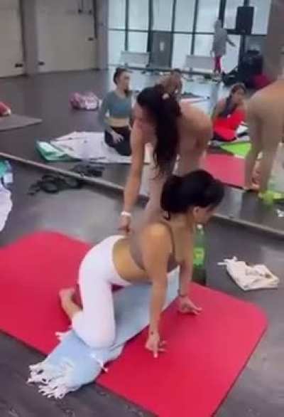 Школа бл… агоро<wbr>дных девиц<wbr>....d<wbr>oes this belong here? I sure got hard watching it. Lol