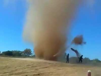 HMB while we throw shovels of sand into this Dust Devil.