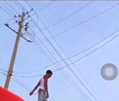 Teenager jumps off city bus and destroys someone’s car