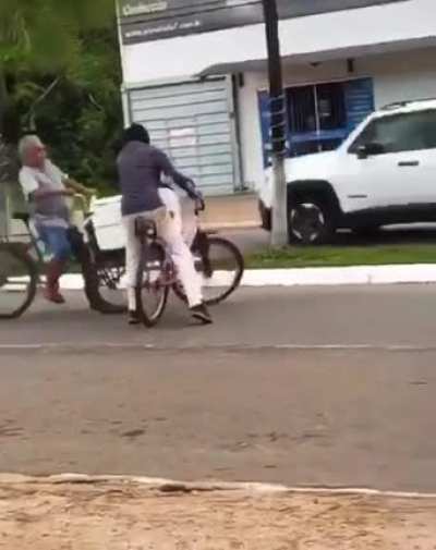 sai do meio desgraça